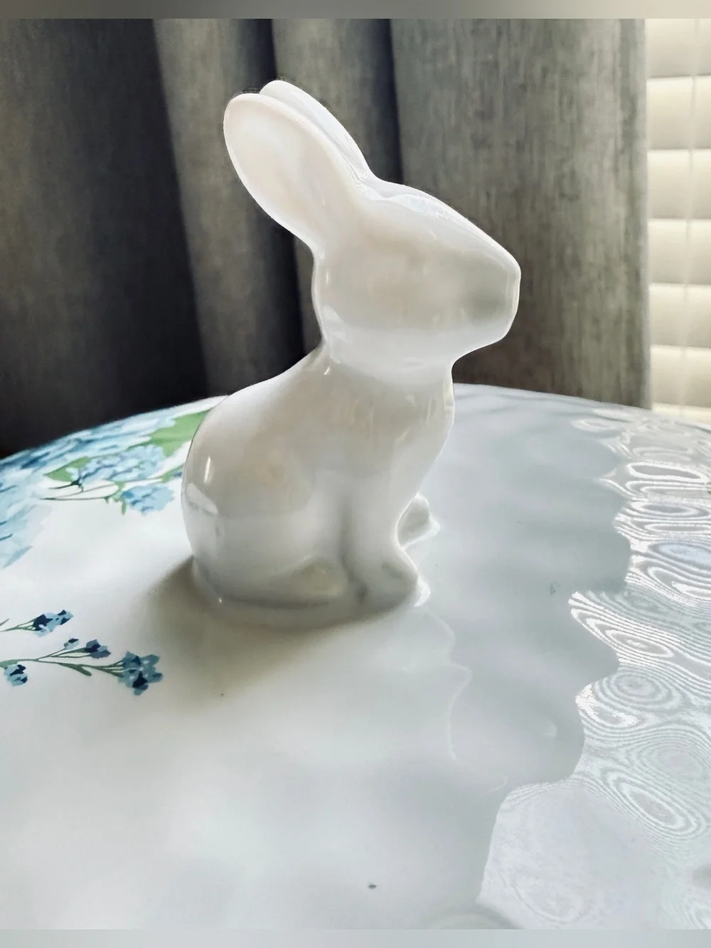 Temp-tations Presentable Ovenware Hydrangea Casserole Dish with Bunny Lid